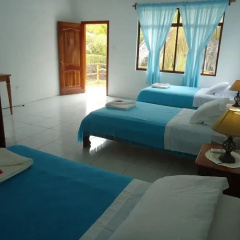 Cartago Bay