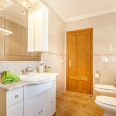 Villa With Pool and sea Views - Bild 8