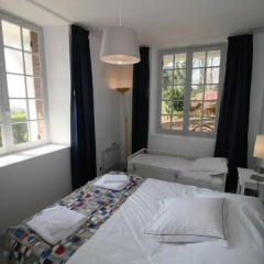 The Old Fenwick House thumbnail 6