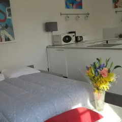 Studio Riviera Florian thumbnail 5