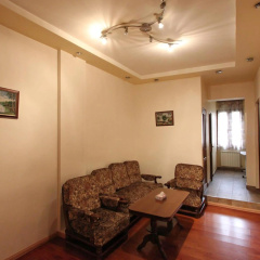 FlatsInYerevan - Apartments on Tpagrichner Street thumbnail 2