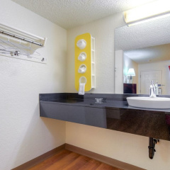 Motel 6 Costa Mesa, CA