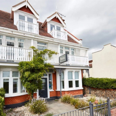 The Beaches Guest House thumbnail 1