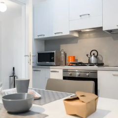 Hintown - Marina's White Apartment thumbnail 10