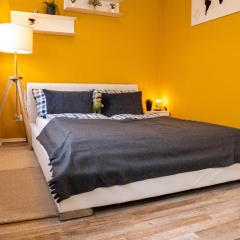 FULL HOUSE Studios - Orange Apartment - NETFLIX, WiFi inkl - Bild 3