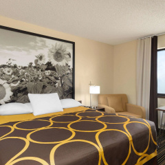 Super 8 by Wyndham Dodge City thumbnail 9