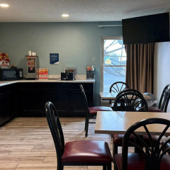 Super 8 by Wyndham Evansville North thumbnail 21