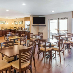 MainStay Suites Pittsburgh Airport thumbnail 15