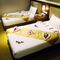 Sunny Holiday Hotel thumbnail 37