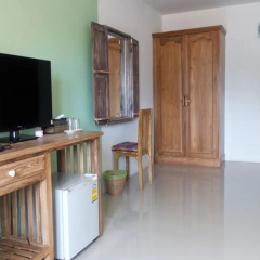 Yellow Tique Hotel thumbnail 8