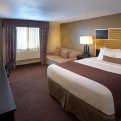 Red Lion Inn & Suites Federal Way thumbnail 1