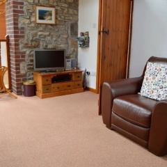 Shipload Cottage thumbnail 5