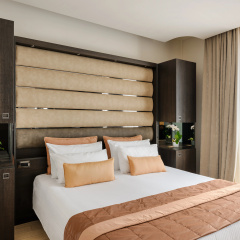 The Square Hotel thumbnail 13