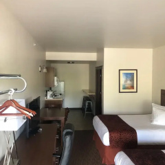Yellowstone Big Rock Inn thumbnail 22