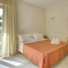 Hotel Clara thumbnail 6