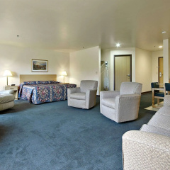 Super 8 by Wyndham Ava thumbnail 5