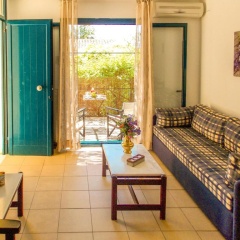 Manto On The Beach Apartments thumbnail 5