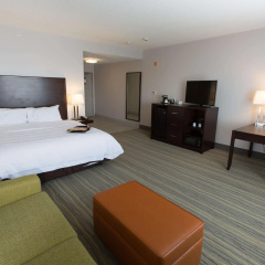 Hampton Inn by Hilton Lloydminster thumbnail 4