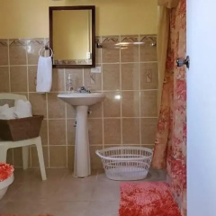 Yoli's Bed & Breakfast thumbnail 8