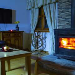 2 Bedroom Holiday Chalet With Views + Log Fire in Zabljak, Montenegro from 97$, photos, reviews - zenhotels.com hotel interior