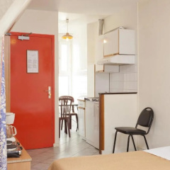 Ferney République Hotel - Bild 20