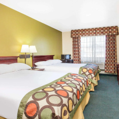 Super 8 by Wyndham McCall thumbnail 4