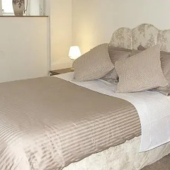 Combe Park photo 2