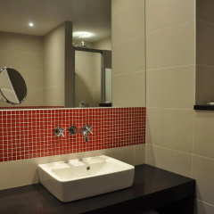 Red and Blue Design Hotel Prague - Bild 11