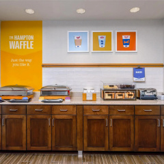 Hampton Inn & Suites Deland thumbnail 46