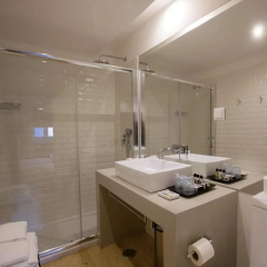 The 8 Downtown Suites thumbnail 21