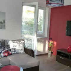 Maple Leaf Apartment thumbnail 2