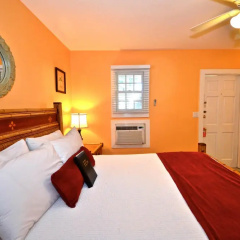 Simonton Court Cottages thumbnail 4