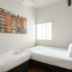 easyHotel Amsterdam City Centre South - Bild 3