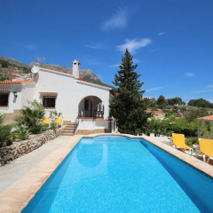 Laura-29A - pretty holiday property with garden and private pool in Calpe thumbnail 10
