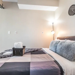 Bremner Condos - Maple Leaf Square