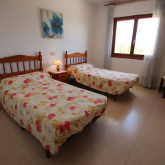 Laura-29A - pretty holiday property with garden and private pool in Calpe thumbnail 5
