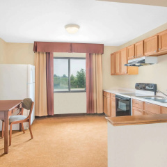 Super 8 by Wyndham Marshalltown thumbnail 10