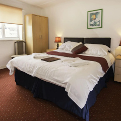 The Riverside Hotel thumbnail 4