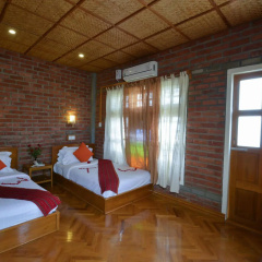 Teak Wood Hotel thumbnail 39