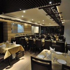Tarawade Clarks Inn thumbnail 9
