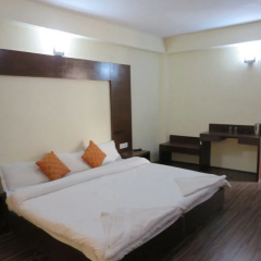 The Auspicious Hotel thumbnail 4
