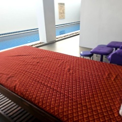 One World One Home Naiharn Hotel - Bild 3