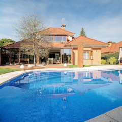 M Taj13 Madrid Chalet de Lujo con Piscina Gim - Bild 20