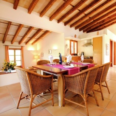 Ideal Holiday Home with Private Pool for Family & Friends - Bild 15