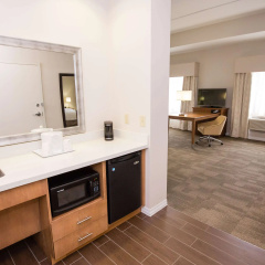 Hampton Inn & Suites Pittsburgh/Harmarville thumbnail 14
