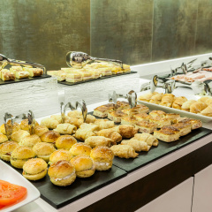 Hotel ILUNION Suites Madrid - Bild 12