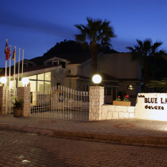 The Blue Lagoon Deluxe Hotel - Bild 1