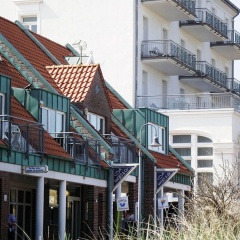 Nice Holiday Home With Terrace - Bild 1