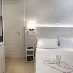 Marina Beach Suite Hotel thumbnail 4