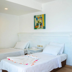 Honeymoon Hotel - Bild 6